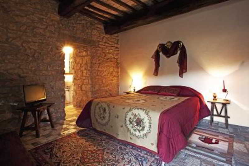 Castello Valenzino Aparthotel Pierantonio Buitenkant foto