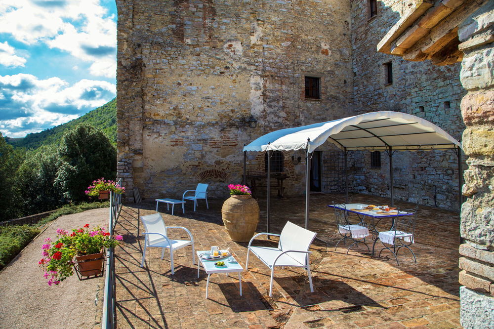 Castello Valenzino Aparthotel Pierantonio Buitenkant foto