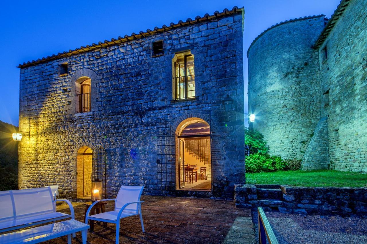 Castello Valenzino Aparthotel Pierantonio Buitenkant foto
